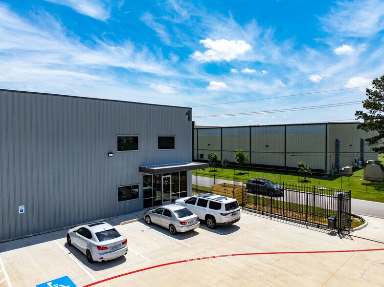 6702 Theall Rd, Houston, TX à louer - Photo de l’immeuble – Image 3 sur 15