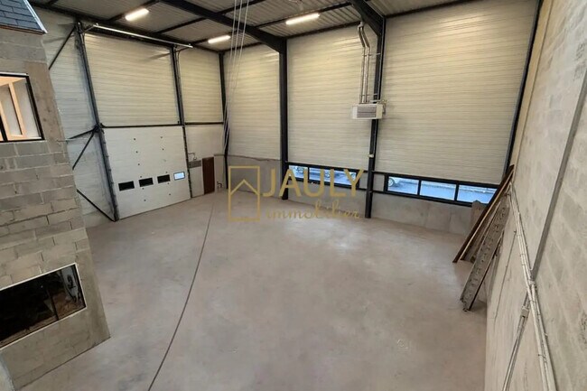 Plus de détails pour Local d'activités à louer