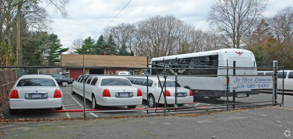 2460 Ocean Ave, Ronkonkoma, NY à vendre - Photo de l’immeuble – Image 2 sur 2