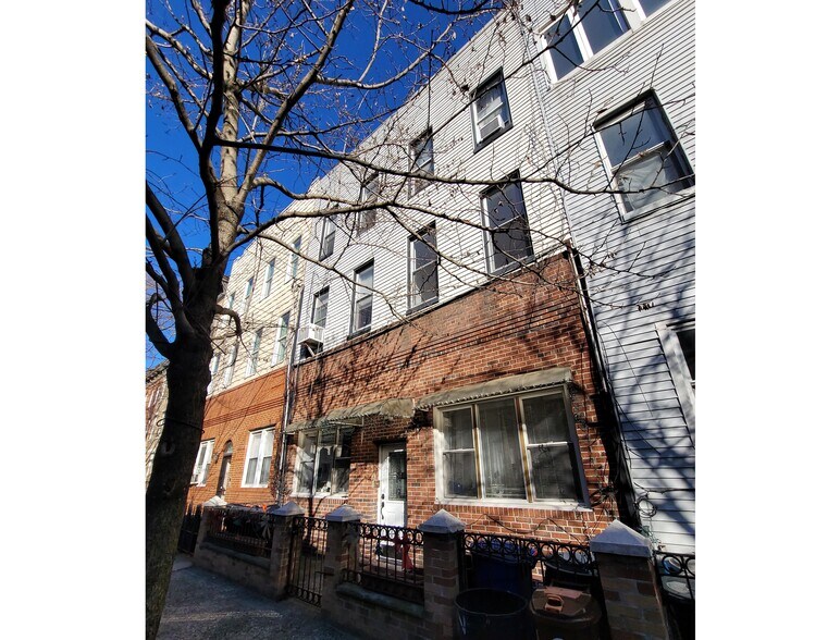 46 Sutton St, Brooklyn, NY à vendre - Photo de l’immeuble – Image 2 sur 25