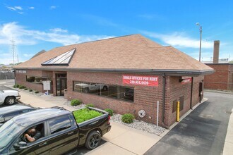 1710 E 12 Mile Rd, Royal Oak, MI à louer Photo intérieure– Image 1 sur 23