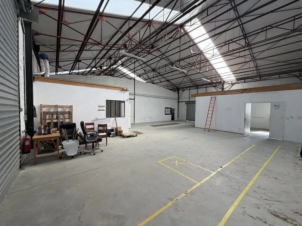 Local d’activités dans Mérignac à louer Photo de l’immeuble– Image 1 sur 11