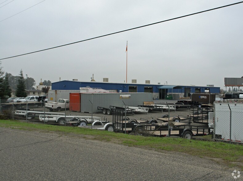 4444 E Lincoln Ave, Fresno, CA à vendre - Photo principale – Image 1 sur 7