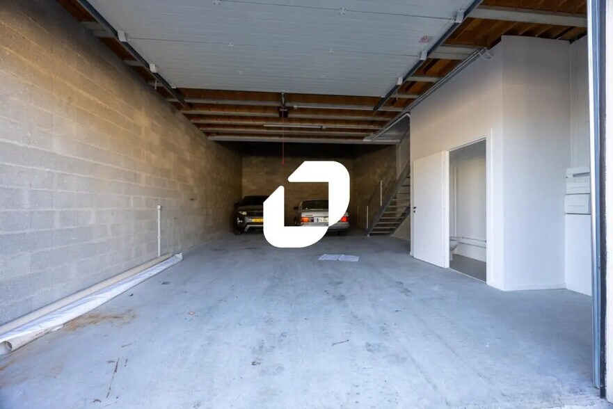 Local d’activités dans Ozoir-la-Ferrière à louer - Photo de l’immeuble – Image 2 sur 11