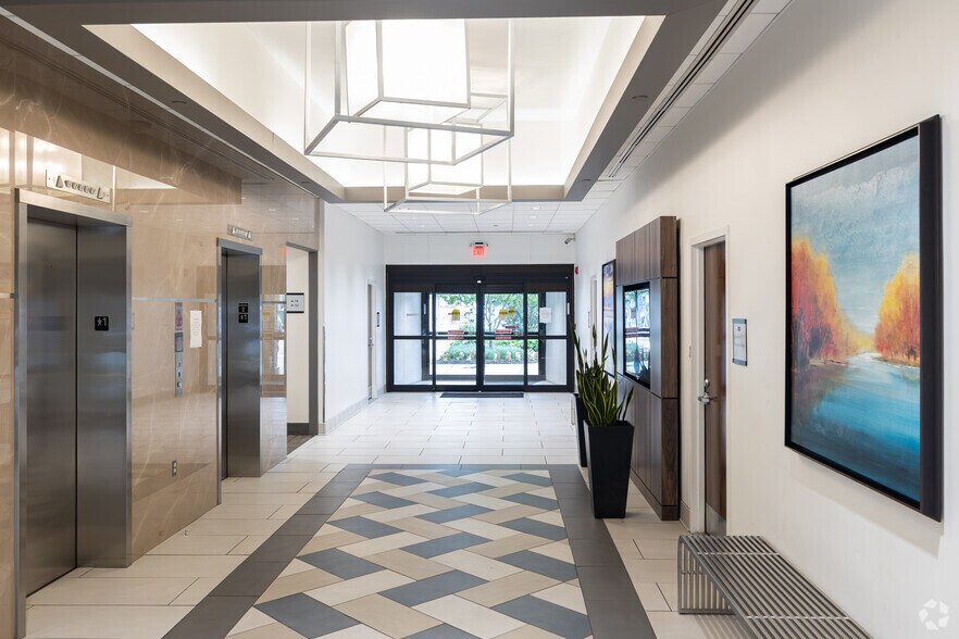 16220 Frederick Rd, Gaithersburg, MD à louer - Hall d’entrée – Image 3 sur 7