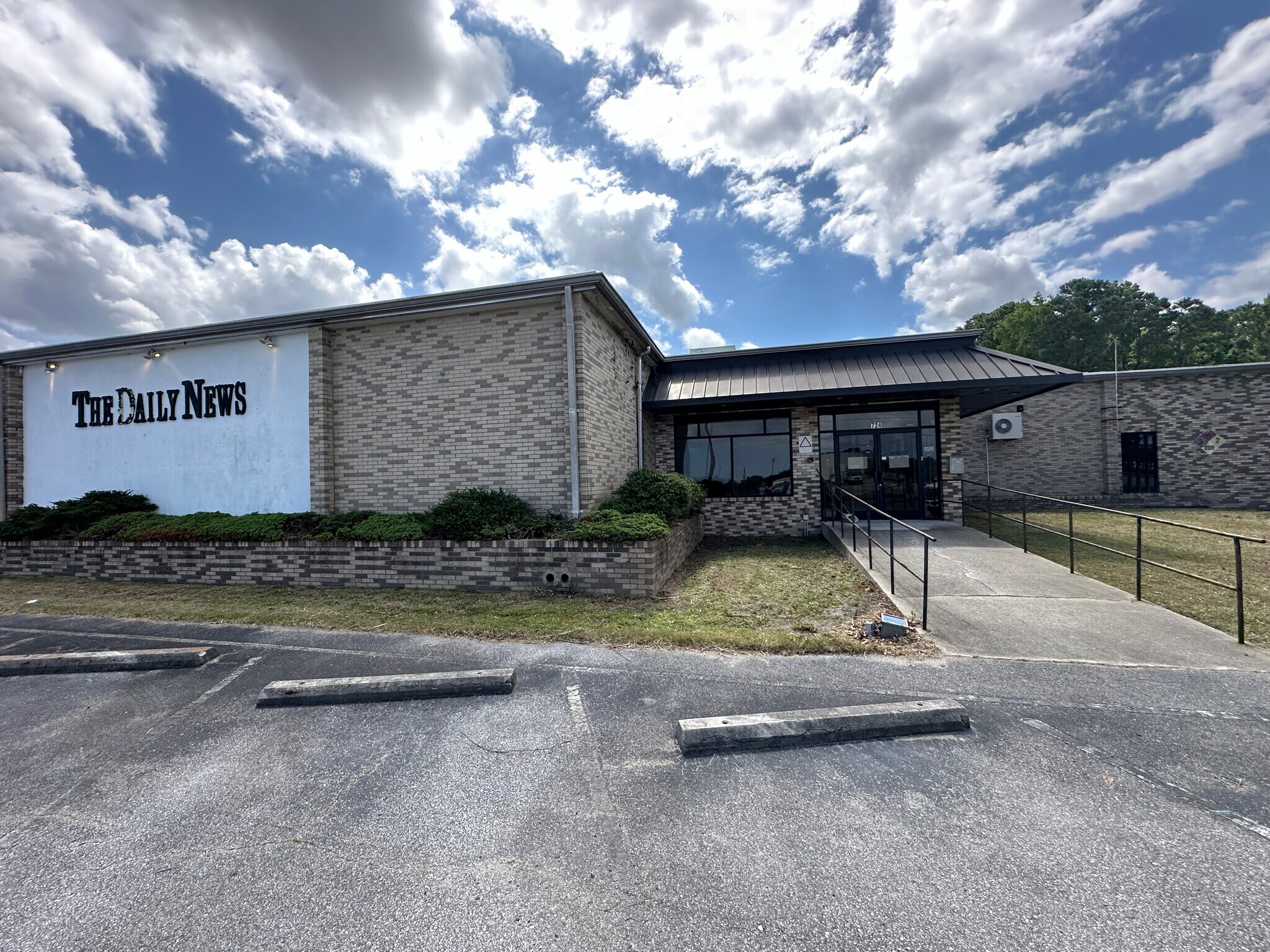 724 Bell Fork Rd, Jacksonville, NC à vendre Photo principale– Image 1 sur 20