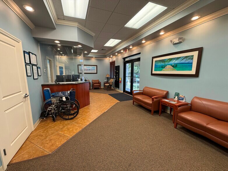335 Clyde Morris Blvd, Ormond Beach, FL à vendre - Photo intérieure – Image 3 sur 13