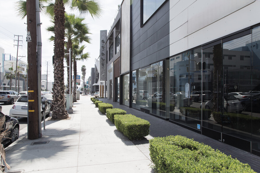 N 8501-8513 Melrose Ave/603-615 N La Cienega Blvd, West Hollywood, CA à louer - Photo de l’immeuble – Image 3 sur 11