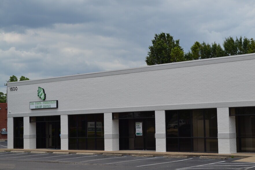 1600 Bonnie Ln, Cordova, TN à louer - Photo de l’immeuble – Image 3 sur 4