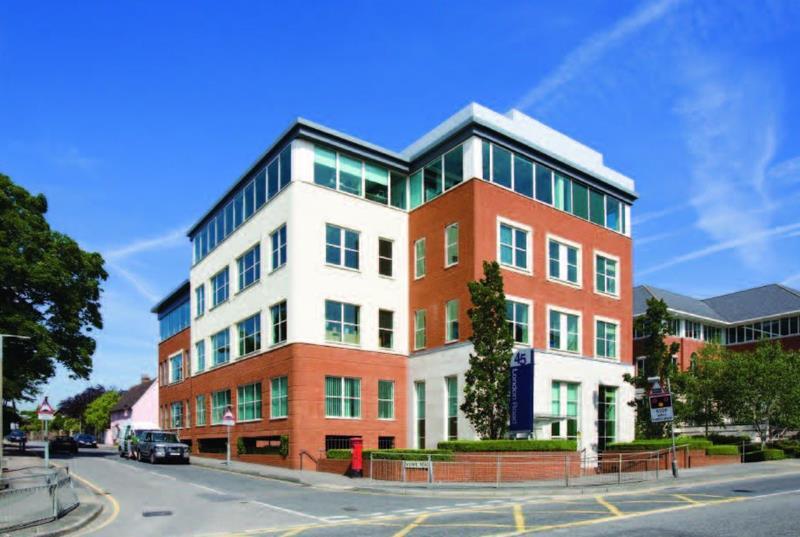 45 London Rd, Reigate à louer Photo de l’immeuble– Image 1 sur 2