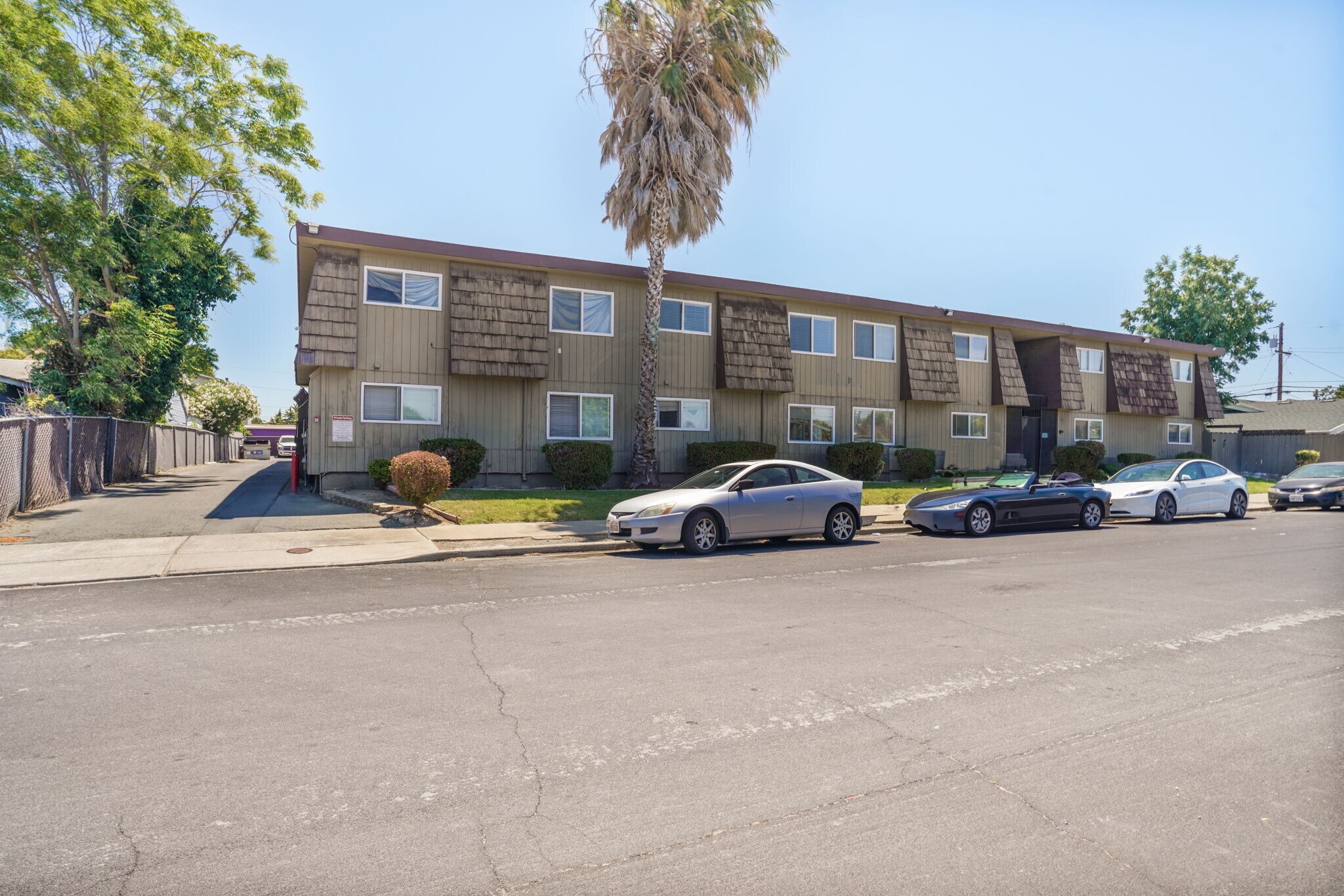 1017 H St, Antioch, CA à vendre Photo de l’immeuble– Image 1 sur 16