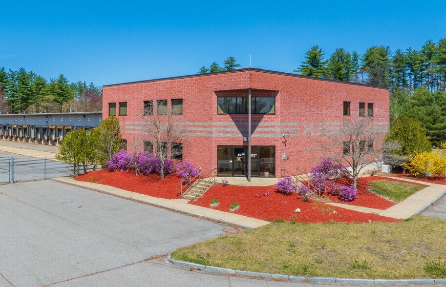 49 McGrath Rd, Dracut, MA à louer - Photo de l’immeuble – Image 3 sur 13