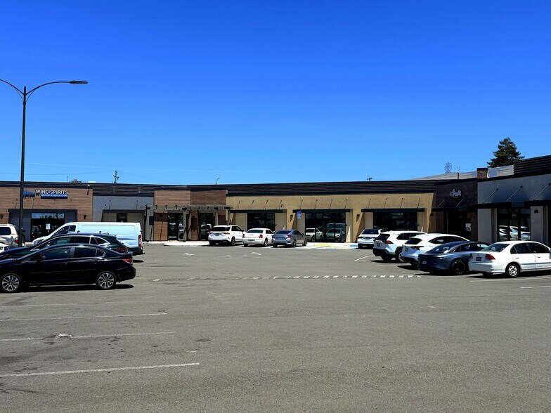 13750-13756 Doolittle Dr, San Leandro, CA à louer - Photo de l’immeuble – Image 2 sur 17