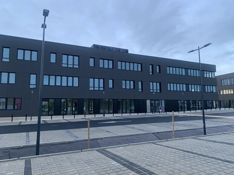 5 Rue Papiau De La Verrie, Angers à louer - Photo de l’immeuble – Image 1 sur 4