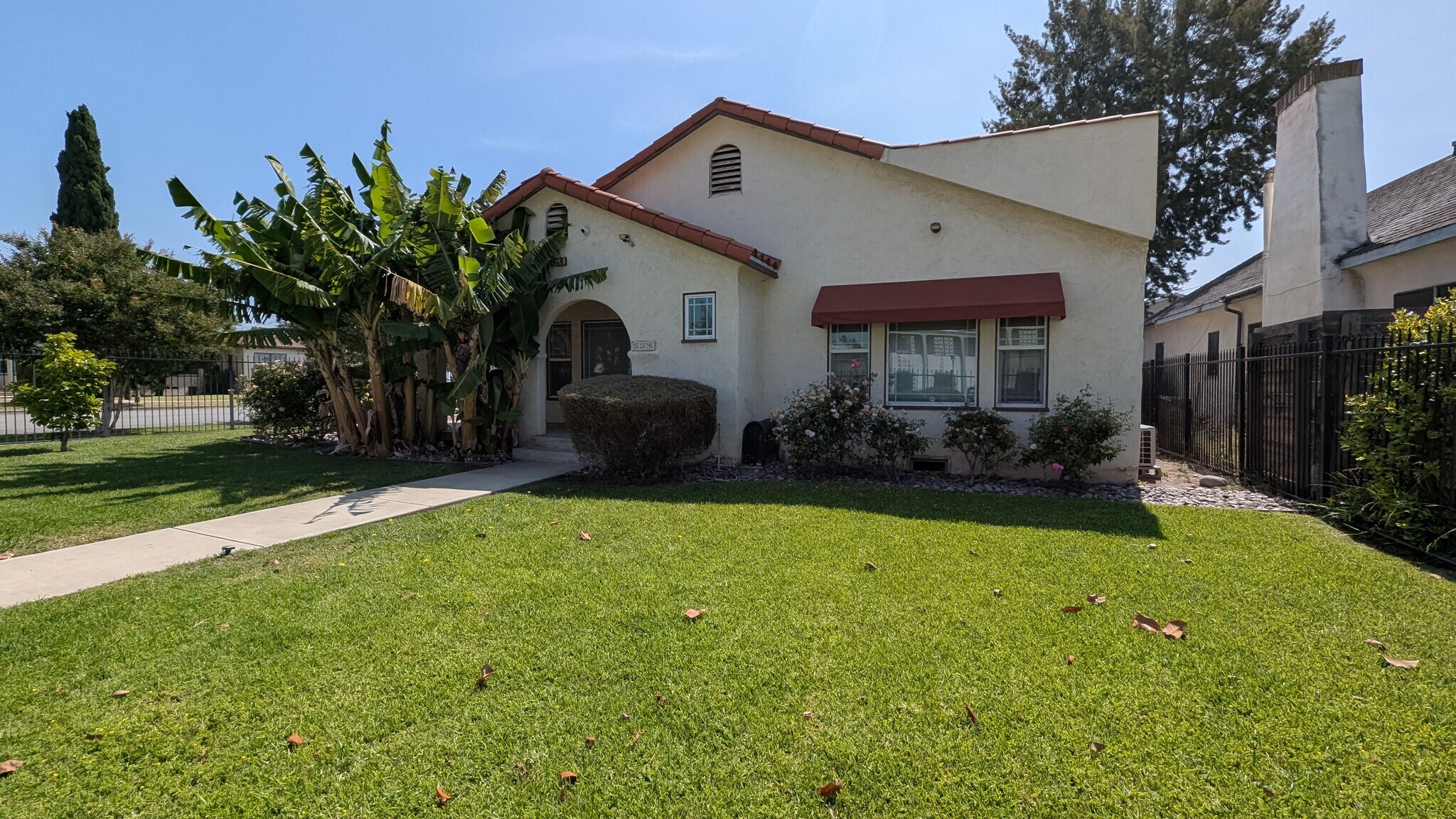 534 N Campus Ave, Ontario, CA à vendre Photo de l’immeuble– Image 1 sur 8