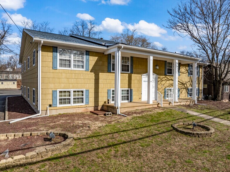 147 Union Ave, Middlesex, NJ à louer - Photo de l’immeuble – Image 1 sur 10