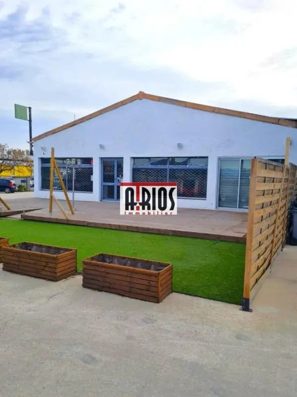 Local commercial dans Hyères à vendre Photo de l’immeuble– Image 1 sur 3