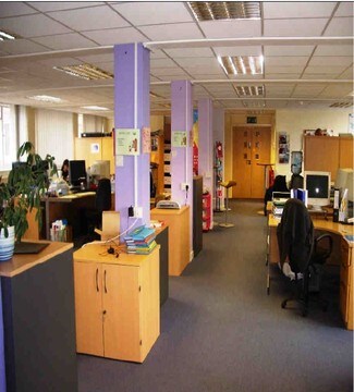 Plus de détails pour 84 Uxbridge Rd, Londres - Bureau à louer