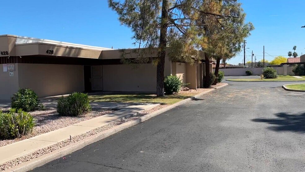 428 E Southern Ave, Tempe, AZ à vendre - Vidéo sur l’annonce professionnelle – Image 2 sur 46