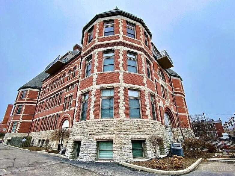 255 Warner St, Cincinnati, OH à vendre - Photo de l’immeuble – Image 3 sur 13