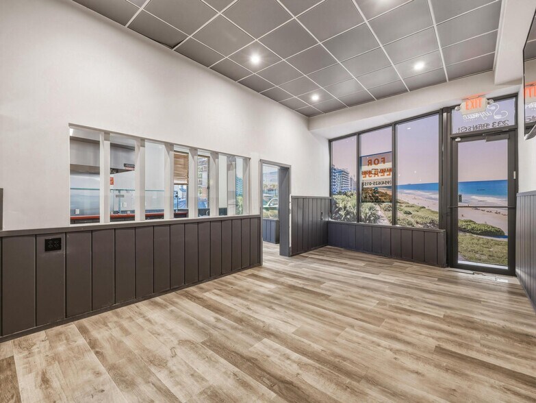 225 95th St, Surfside, FL à louer - Photo de l’immeuble – Image 3 sur 18