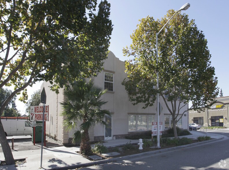 2391 The Alameda, Santa Clara, CA à louer - Photo principale – Image 2 sur 7