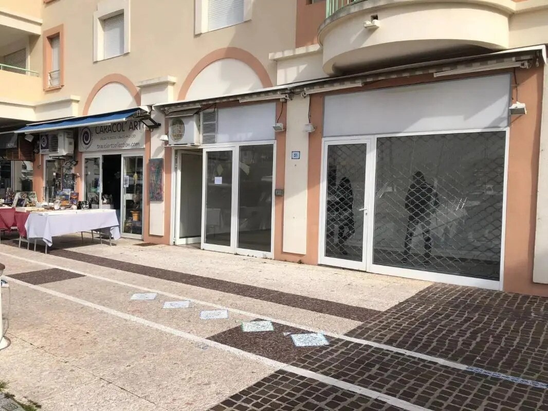 Local commercial dans Fréjus à vendre Photo de l’immeuble– Image 1 sur 6