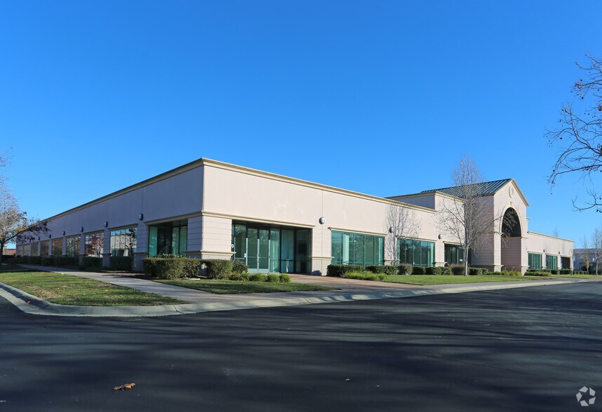 34750-34770 Campus Dr, Fremont, CA à louer - Photo de l’immeuble – Image 3 sur 5