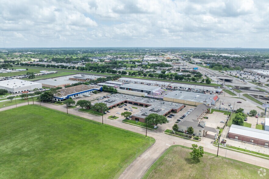 10435 Greenbough Dr, Stafford, TX à louer - Aérien – Image 3 sur 21
