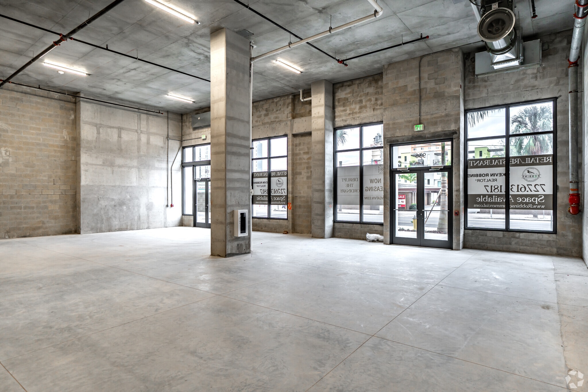 1000 1st Ave N, Saint Petersburg, FL à louer Photo intérieure– Image 1 sur 2