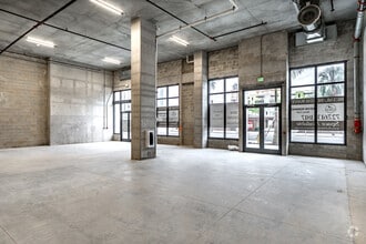 1000 1st Ave N, Saint Petersburg, FL à louer Photo intérieure– Image 1 sur 2