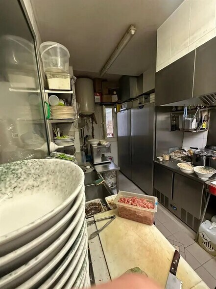 Local commercial dans Neuilly-sur-Seine à louer - Photo intérieure – Image 3 sur 3