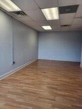 7300 N Cicero Ave, Lincolnwood, IL à louer Photo intérieure– Image 2 sur 3