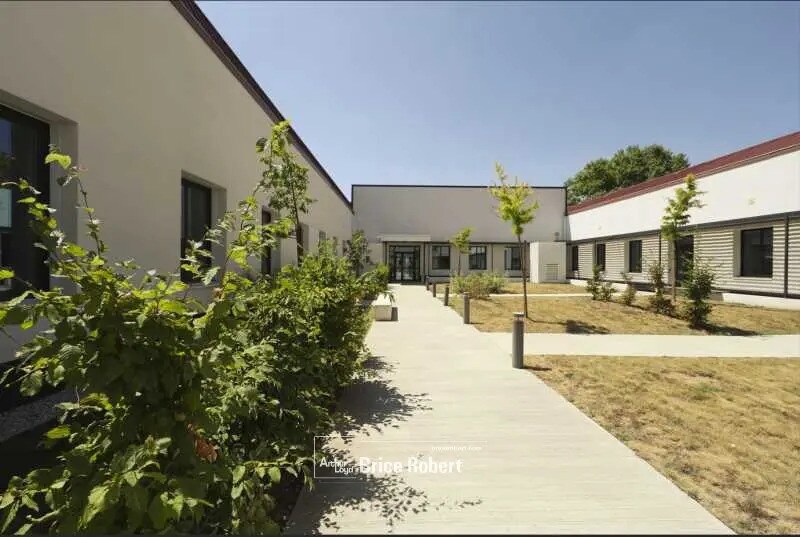 33 Avenue Du Docteur Georges Lévy, Vénissieux à louer - Photo de l’immeuble – Image 1 sur 21