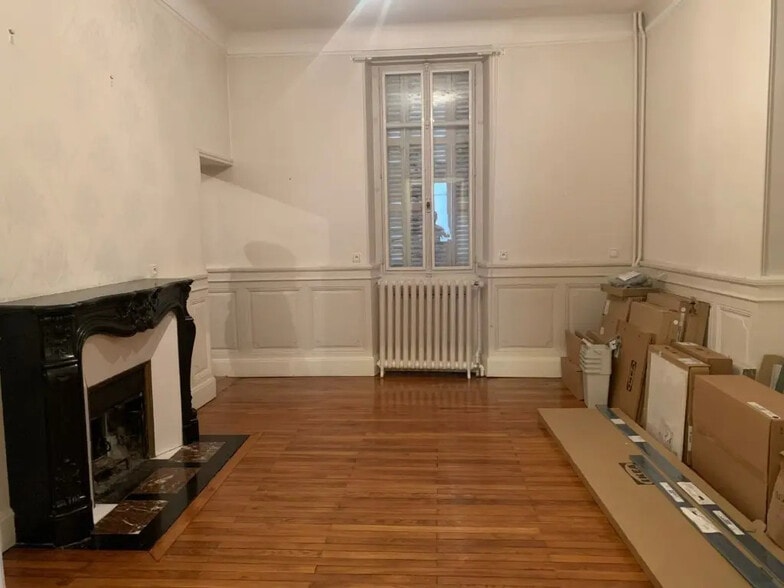 Bureau dans Dijon à vendre - Photo de l’immeuble – Image 2 sur 7
