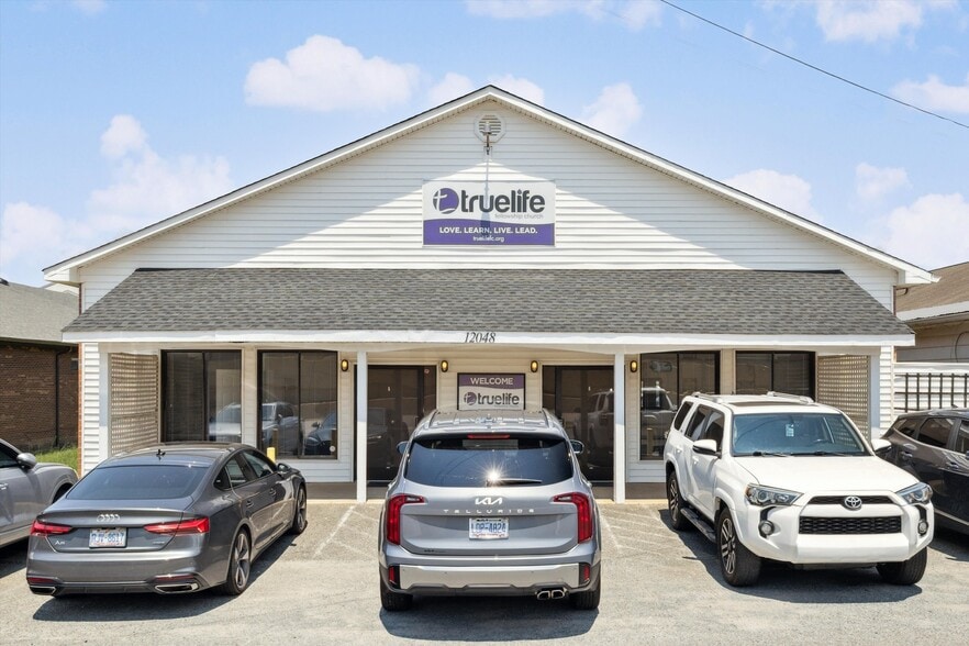 12048 Stallings Commerce Dr, Matthews, NC à vendre - Photo principale – Image 1 sur 37