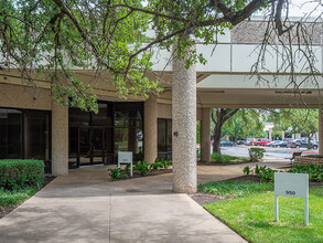 12100 Technology Blvd, Austin, TX à louer Photo de l’immeuble– Image 1 sur 11