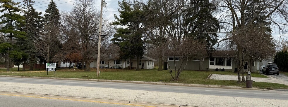 7S175 Eola Rd, Aurora, IL à vendre - Photo de l’immeuble – Image 2 sur 3