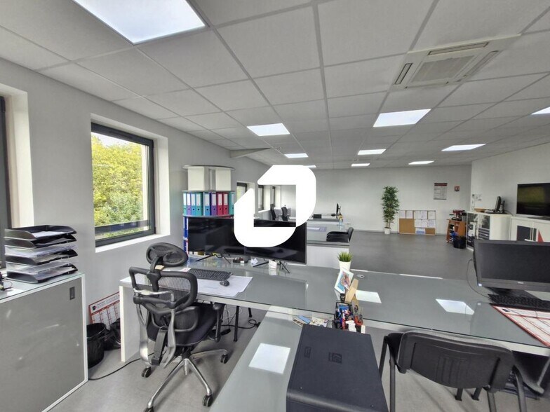 Bureau dans Bussy-Saint-Georges à vendre - Photo intérieure – Image 3 sur 7