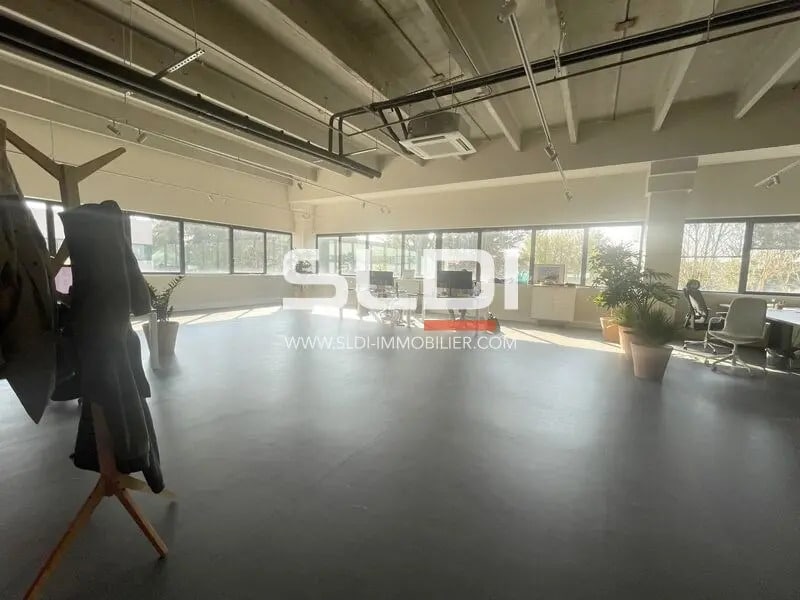 Bureau dans CHAMPAGNE-AU-MONT-D'OR à louer Photo intérieure– Image 1 sur 5