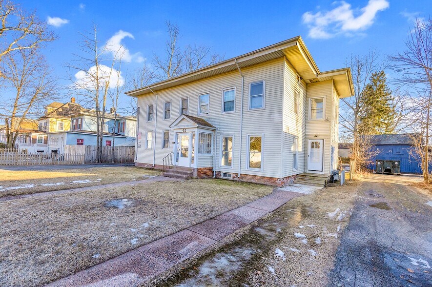 39-41 Central Ave, East Hartford, CT à vendre - Photo de l’immeuble – Image 3 sur 9
