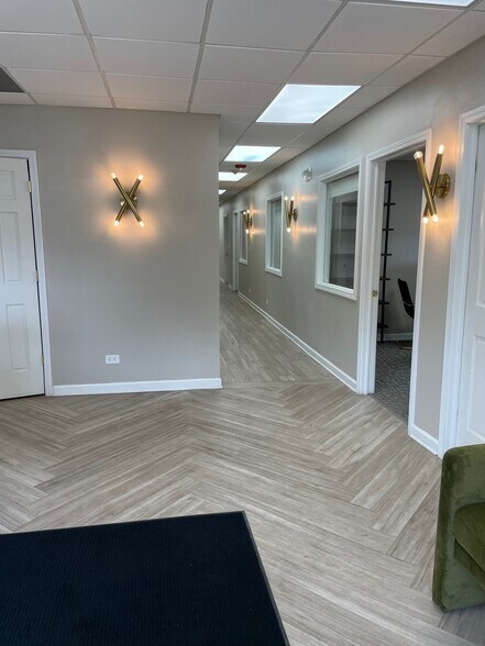 3700 Oakton St, Skokie, IL à vendre - Photo de l’immeuble – Image 3 sur 13