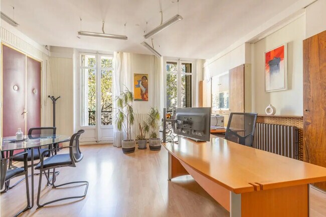 Plus de détails pour Bureau à louer