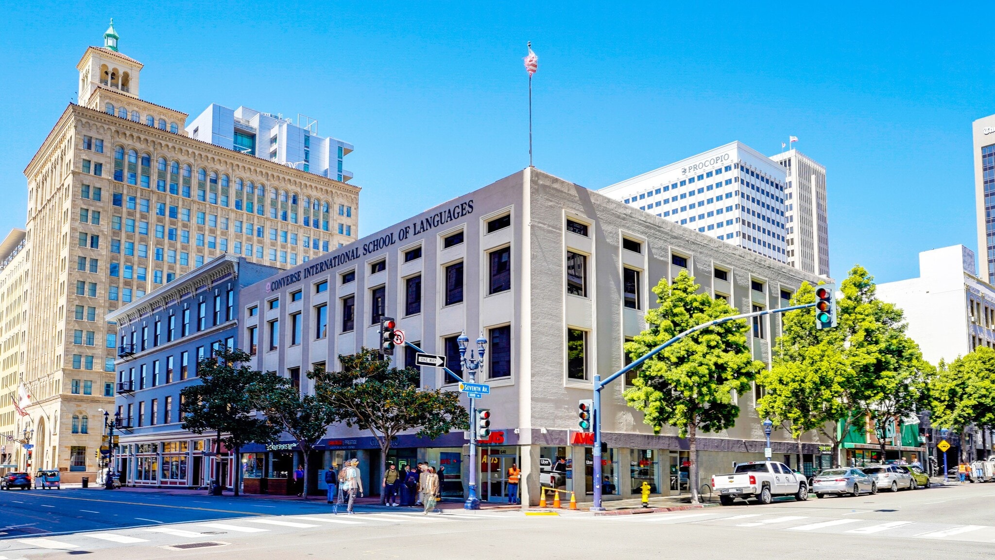 634 Broadway, San Diego, CA à louer Photo principale– Image 1 sur 8