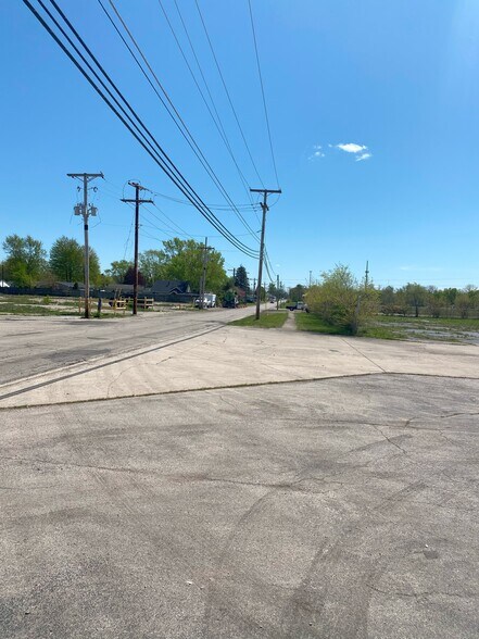 3200 Block of S Meeker, Muncie, IN à vendre - Photo de l’immeuble – Image 3 sur 11
