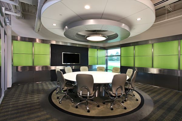 45525 Grand River Ave, Novi, MI à vendre - Photo intérieure – Image 2 sur 12