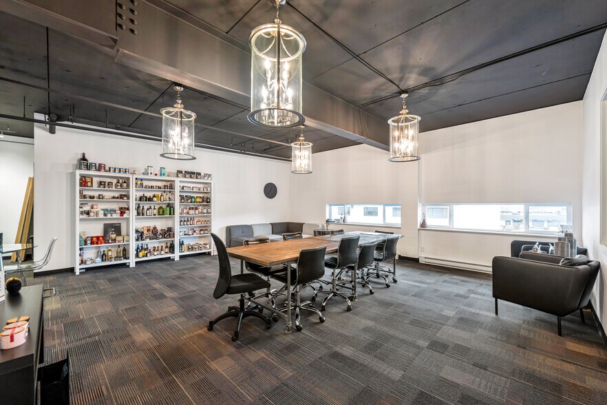1856 Pandora St, Vancouver, BC à vendre - Photo de l’immeuble – Image 3 sur 8