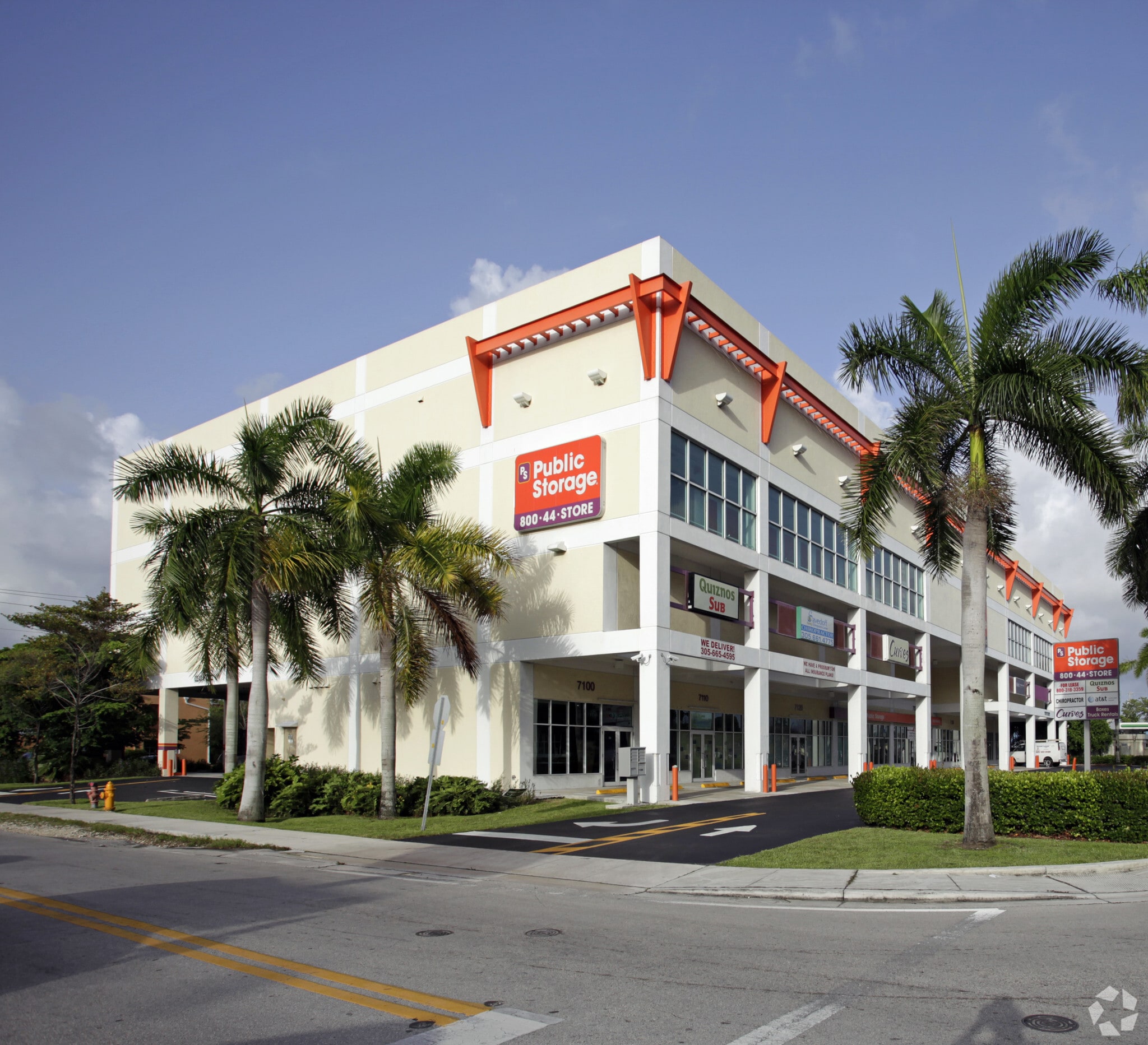7100-7150 Bird Rd, Miami, FL à louer Photo de l’immeuble– Image 1 sur 4