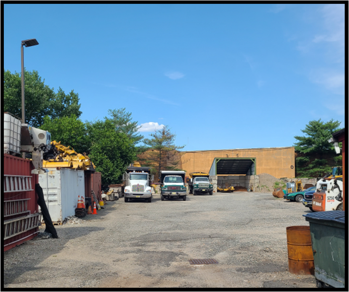 66 Henry St, Secaucus, NJ à vendre - Photo de l’immeuble – Image 2 sur 3