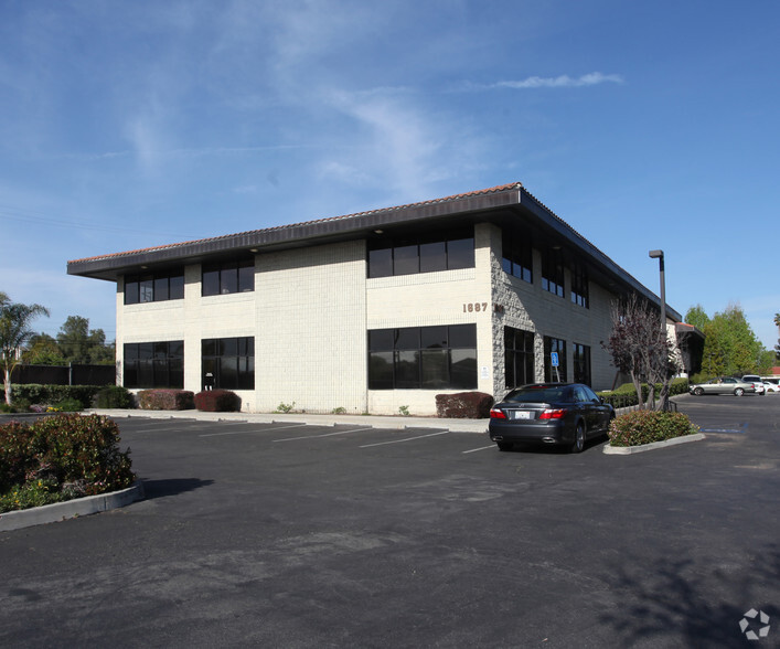 1687 Erringer Rd, Simi Valley, CA à louer - Photo principale – Image 1 sur 5